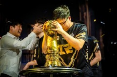 BLG战队因违规行为遭LPL官方禁赛处罚，赛事公平性引热议